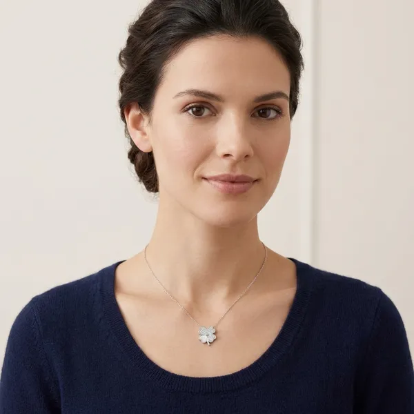 Silver_Pendant_Necklace_For_Women