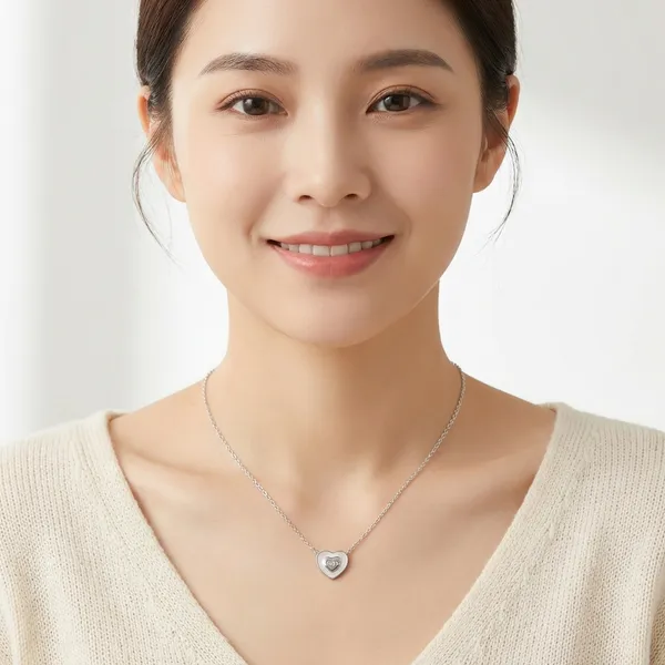 Silver_Pendant_Necklace_For_Women