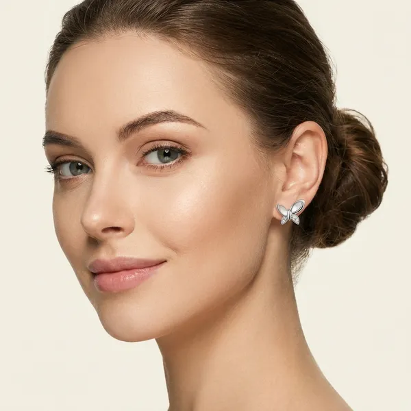 Silver_Stud_Earrings_For_Women