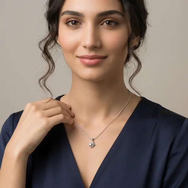 Silver_Pendant_With_Chain_For_Women