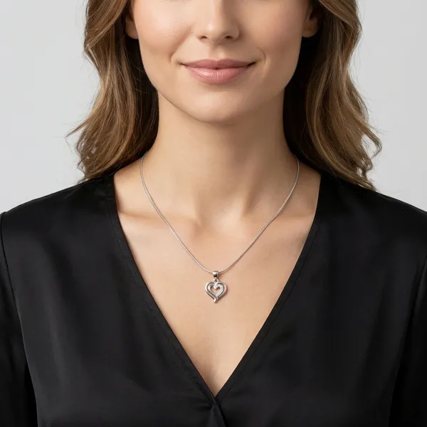Silver_Pendant_With_Chain_For_Women