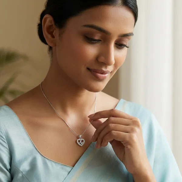Silver_Pendant_With_Chain_For_Women