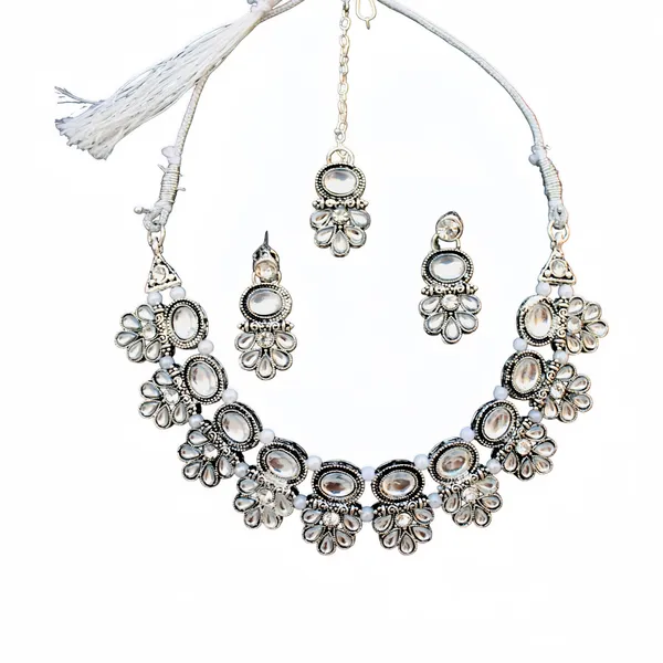 Silver_White_Kundan_Stone_Studded_Choker_Necklace_set_with_matching_Earrings_&_Mang_Tika_for_Women_and_Girls_|_Perfect_Jewellery_Gift_Set_for_Girls_&_Womens