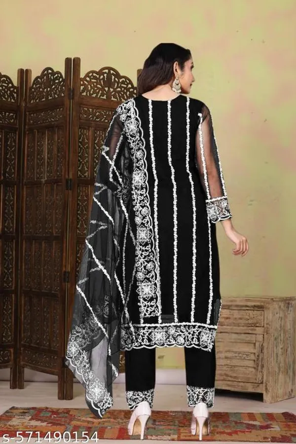 Women_Embroidered_Black_Kurta_Set_With_Dupatta