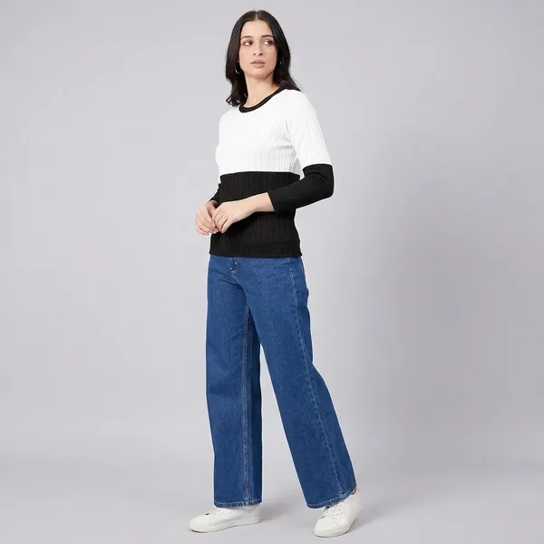 Black_And_White_Trendy_Women_Stylish_Sweatshirt