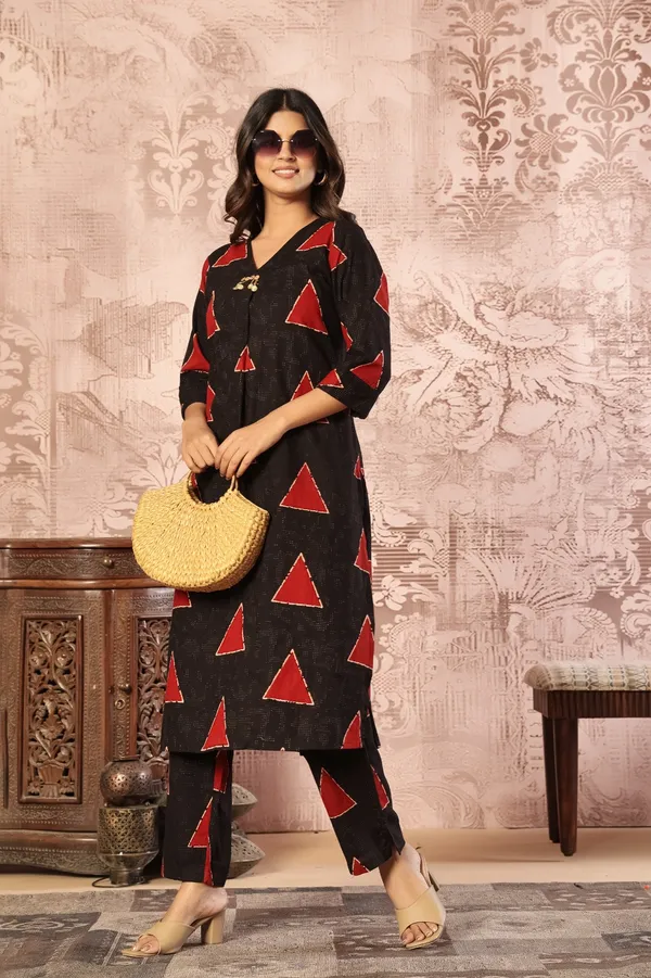 Black_and_Red_Triangle_Print_Kurta_Set