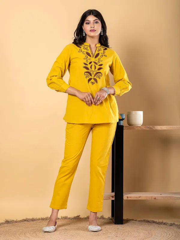 Yellow_Embroidered_Kurta_Pant_Set