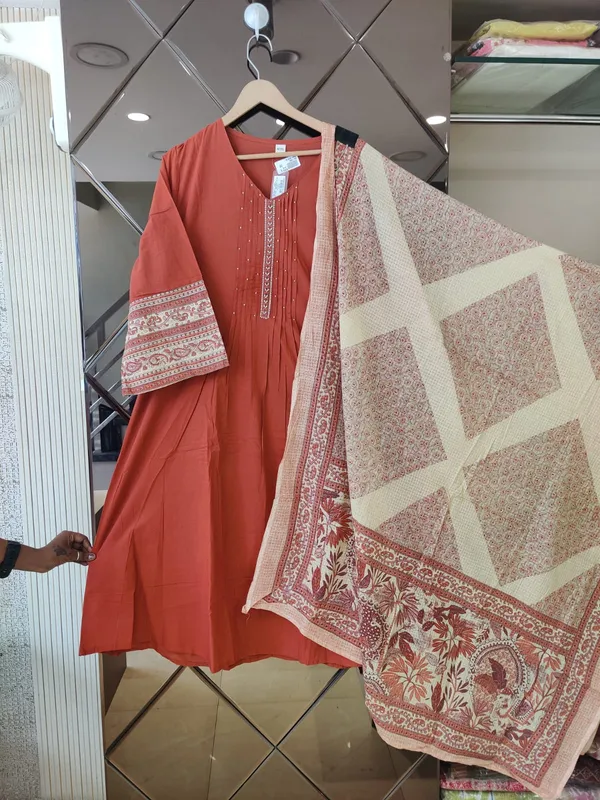 Coral_Kurta_Set_with_Floral_Printed_Dupatta_and_Palazzo