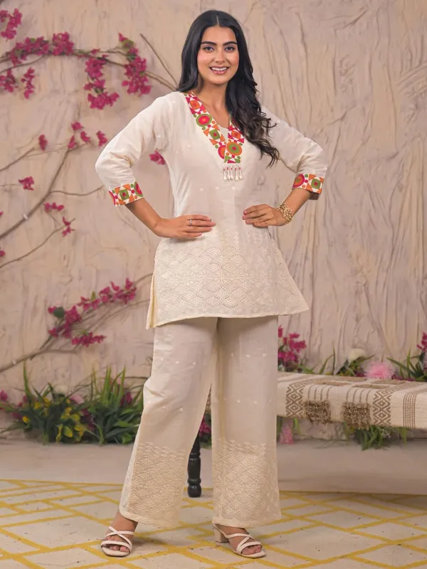 White_Embroidered_Kurta_Pajama_Set_with_Colorful_Floral_Trim