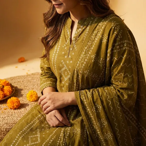 Women's_3Pc_Kurta_Pant_With_Dupatta_In_Pure_Cotton_Fabric