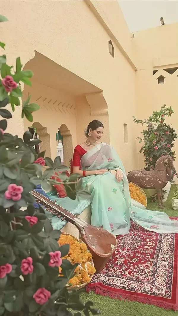 Kotadoria_Light_Blue_Kota_Doria_Pure_Cotton_Chikankari_Saree_For_Women