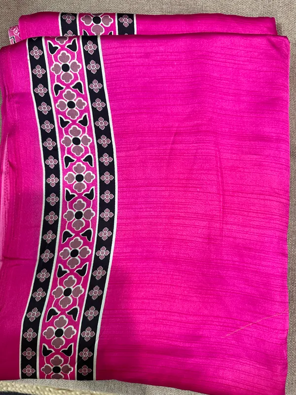 Pink_Modal_Silk_Floral_Saree_With_a_Blouse_Piece_For_Women