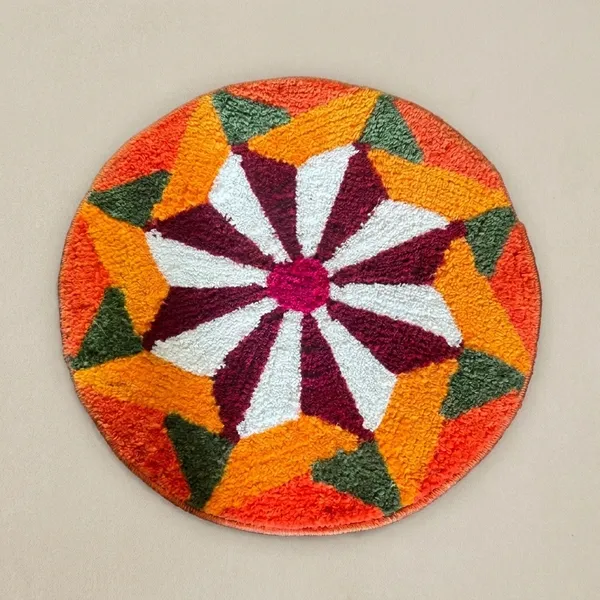 Handcrafted_Circular_Rug_With_Geometric_Floral_Pattern