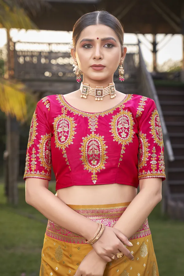 MANOHARI_Most_Trendy_Banarasi_Silk_Woven_Pattern_Jacquard_Saree_for_Women_With_Blouse_Piece