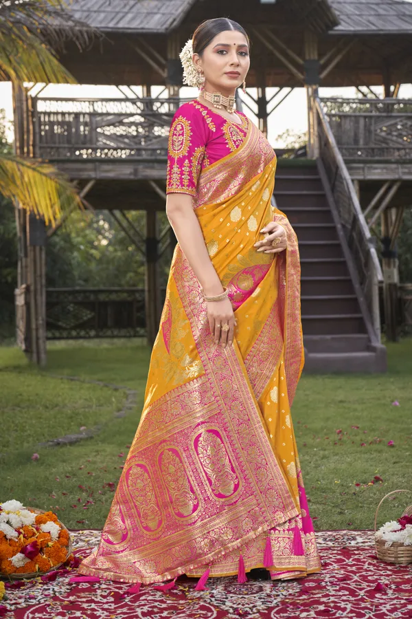 MANOHARI_Most_Trendy_Banarasi_Silk_Woven_Pattern_Jacquard_Saree_for_Women_With_Blouse_Piece