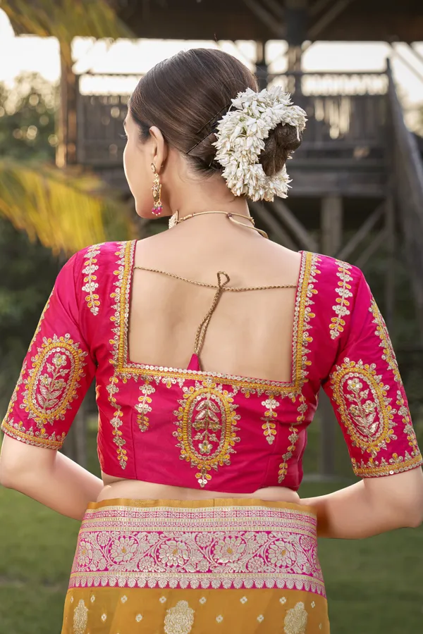 MANOHARI_Most_Trendy_Banarasi_Silk_Woven_Pattern_Jacquard_Saree_for_Women_With_Blouse_Piece