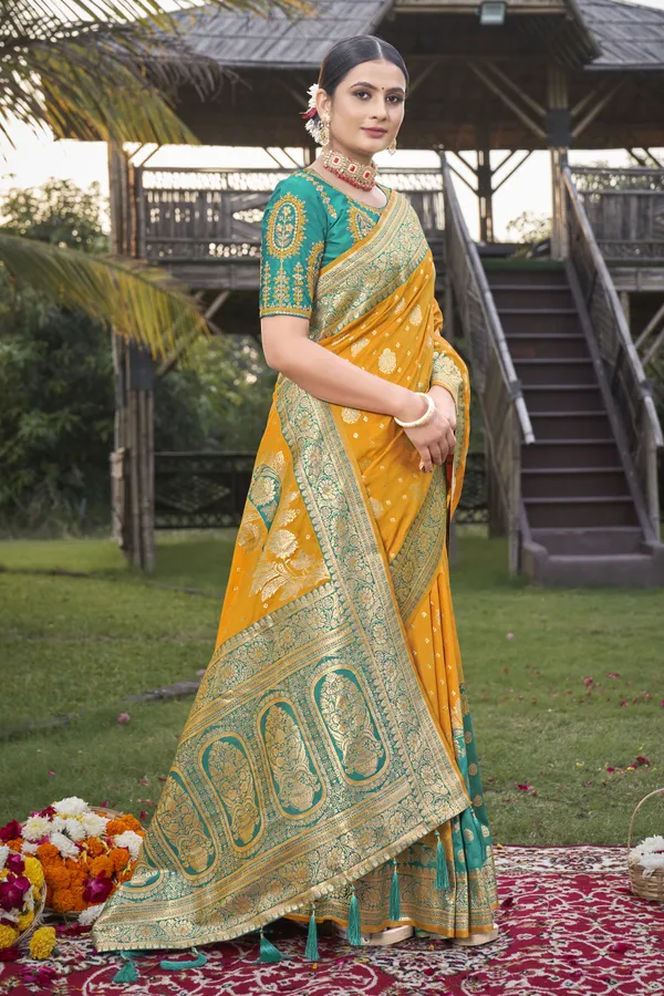 MANOHARI_Most_Trendy_Banarasi_Silk_Woven_Pattern_Jacquard_Saree_for_Women_With_Blouse_Piece