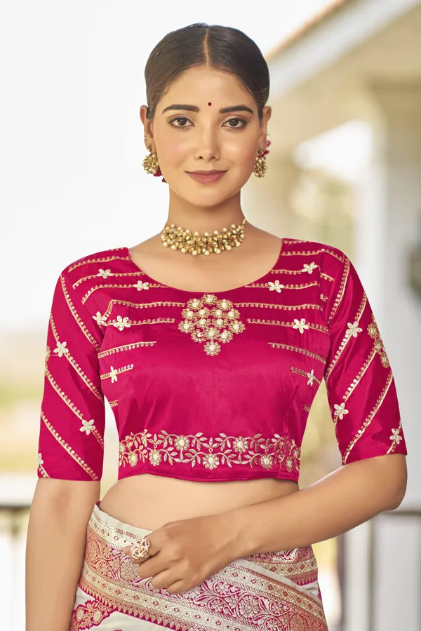 MANOHARI_Most_Trendy_Banarasi_Silk_Woven_Pattern_Jacquard_Work_Saree_for_Women