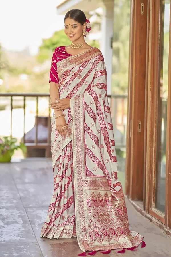 MANOHARI_Most_Trendy_Banarasi_Silk_Woven_Pattern_Jacquard_Work_Saree_for_Women