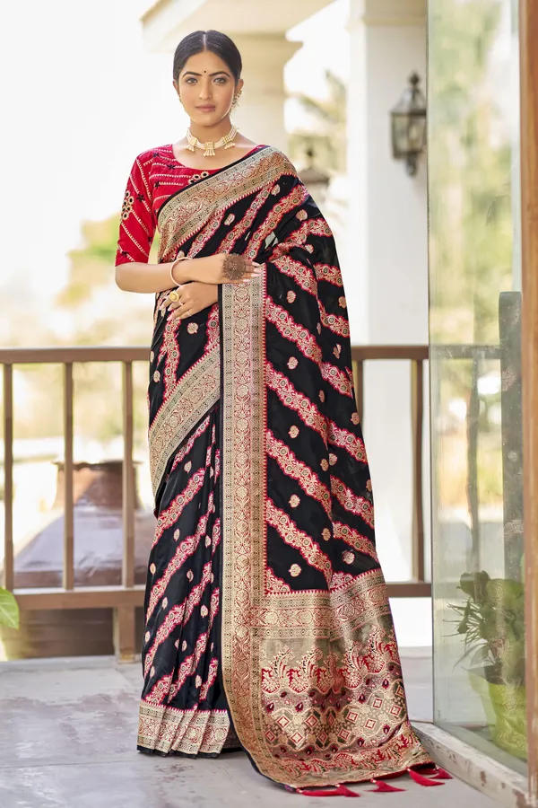 MANOHARI_Most_Trendy_Banarasi_Silk_Woven_Pattern_Jacquard_Work_Saree_for_Women