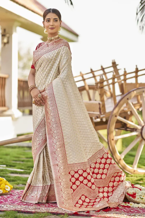 MANOHARI_Adorable_Woven_Pattern_Banarasi_Silk_Saree_For_Women_With_Blouse_Piece