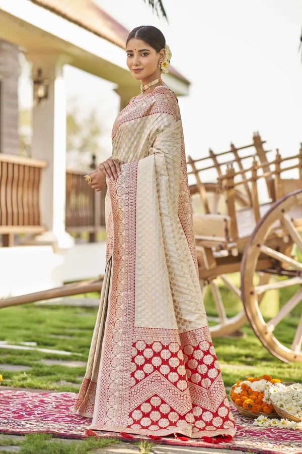 MANOHARI_Adorable_Woven_Pattern_Banarasi_Silk_Saree_For_Women_With_Blouse_Piece