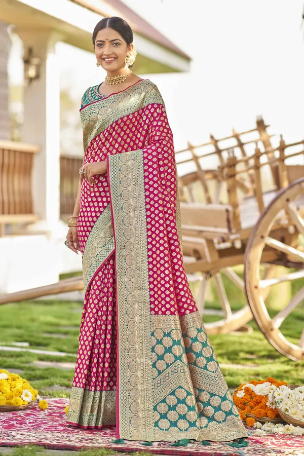 MANOHARI_adorable_woven_pattern_Banarasi_Silk_saree_for_women_with_Blouse_Piece