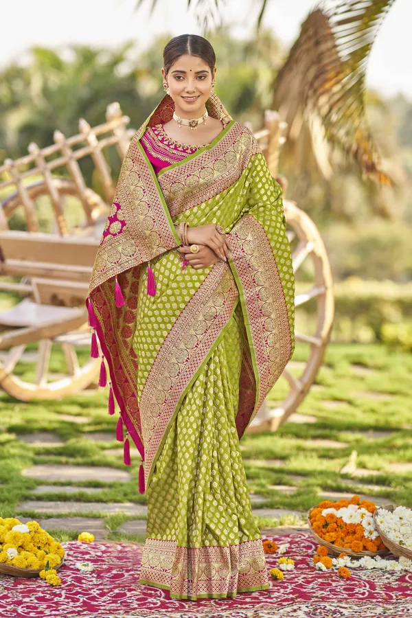 MANOHARI_Adorable_Woven_Pattern_Banarasi_Silk_Saree_For_Women_With_Blouse_Piece