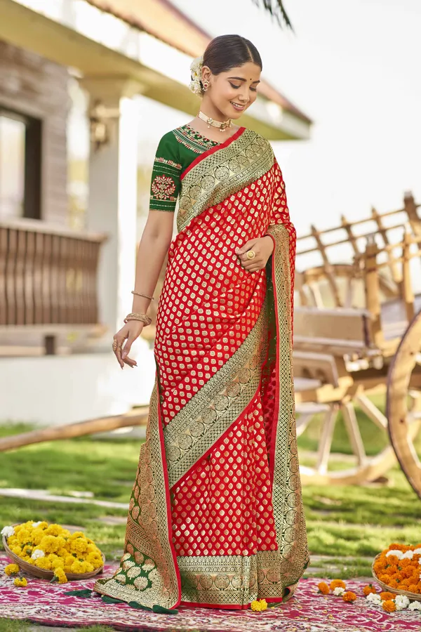 MANOHARI_Adorable_Woven_Pattern_Banarasi_Silk_Saree_For_Women_With_Blouse_Piece