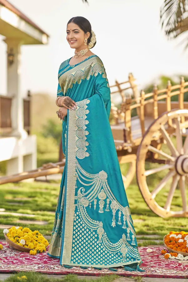 MANOHARI_adorable_woven_pattern_Banarasi_Silk_saree_for_women_with_Blouse_Piece