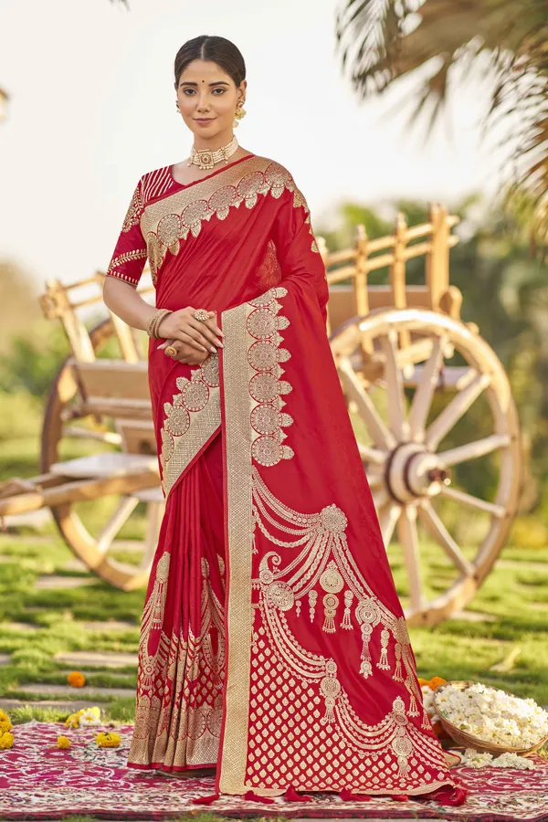 MANOHARI_adorable_woven_pattern_Banarasi_Silk_saree_for_women_with_Blouse_Piece