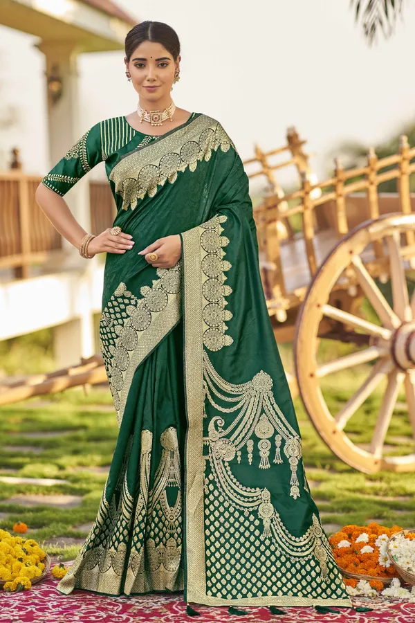 MANOHARI_adorable_woven_pattern_Banarasi_Silk_saree_for_women_with_Blouse_Piece