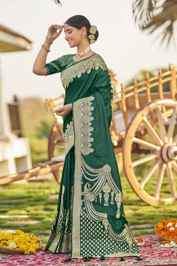 MANOHARI_adorable_woven_pattern_Banarasi_Silk_saree_for_women_with_Blouse_Piece