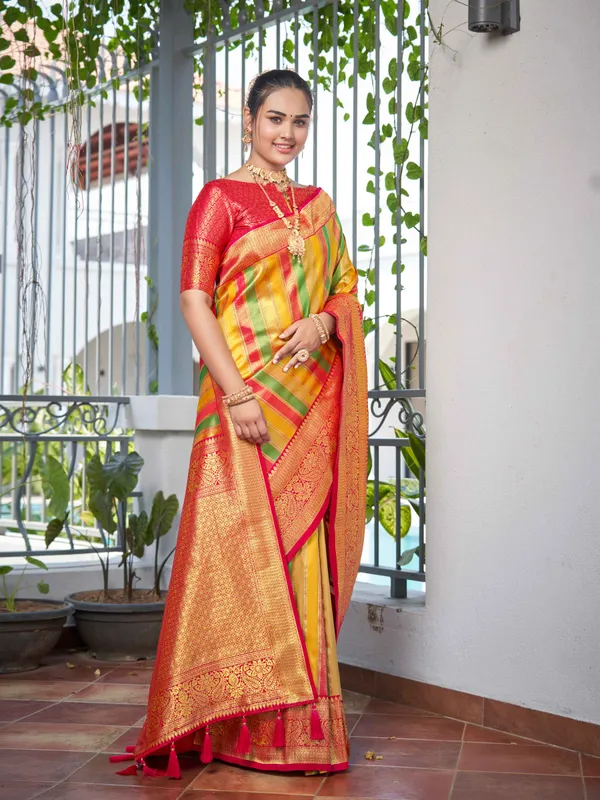 MANOHARI_Womens_Silk_Rangkat_Pattern_Banarasi_Pink_&_Yellow_Saree_With_Unstitch_Blouse_Piece