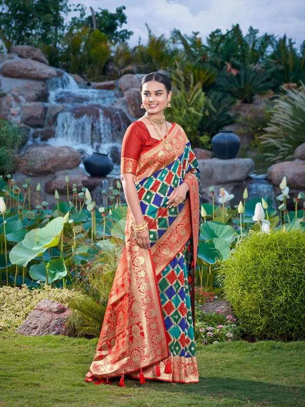 Manohari_Womens_Most_Trendy_Banarasi_Woven_Navy_Blue_With_Multicolor_Saree_With_Heavy_Jacquard_Work_Saree_With_Blouse_Piece