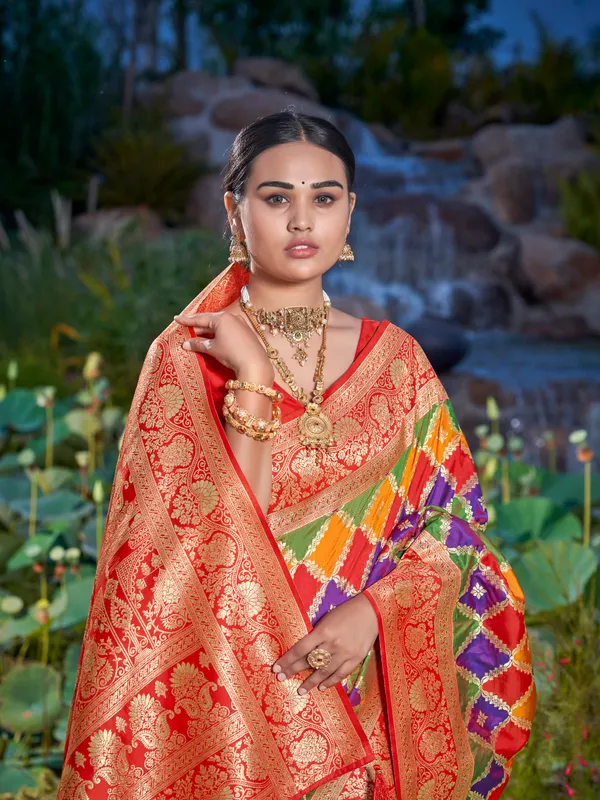 Manohari_Womens_Most_Trendy_Banarasi_Woven_Green_With_Multicolor_Saree_With_Heavy_Jacquard_Work_Saree_With_Blouse_Piece