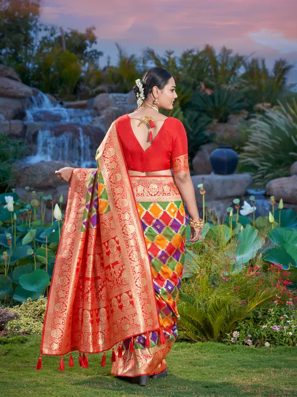 Manohari_Womens_Most_Trendy_Banarasi_Woven_Green_With_Multicolor_Saree_With_Heavy_Jacquard_Work_Saree_With_Blouse_Piece