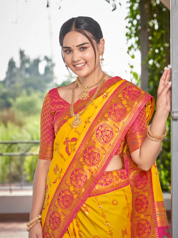 Manohari_Womens_Most_Trendy_Banarasi_Woven_Yellow_With_Pink_Saree_With_Heavy_Jacquard_Work_Saree_With_Blouse_Piece