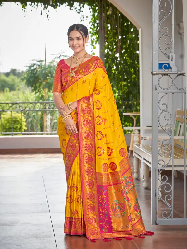 Manohari_Womens_Most_Trendy_Banarasi_Woven_Yellow_With_Pink_Saree_With_Heavy_Jacquard_Work_Saree_With_Blouse_Piece