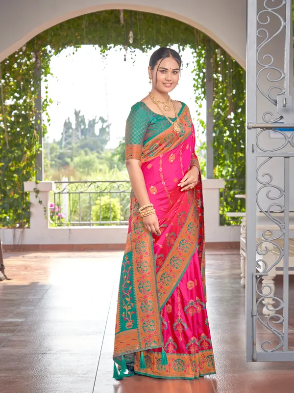 Manohari_Womens_Most_Trendy_Banarasi_Woven_Pink_With_Green_Saree_With_Heavy_Jacquard_Work_Saree_With_Blouse_Piece