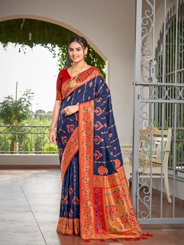Manohari_Womens_Most_Trendy_Banarasi_Woven_Navy_Blue_With_Red_Saree_With_Heavy_Jacquard_Work_Saree_With_Blouse_Piece