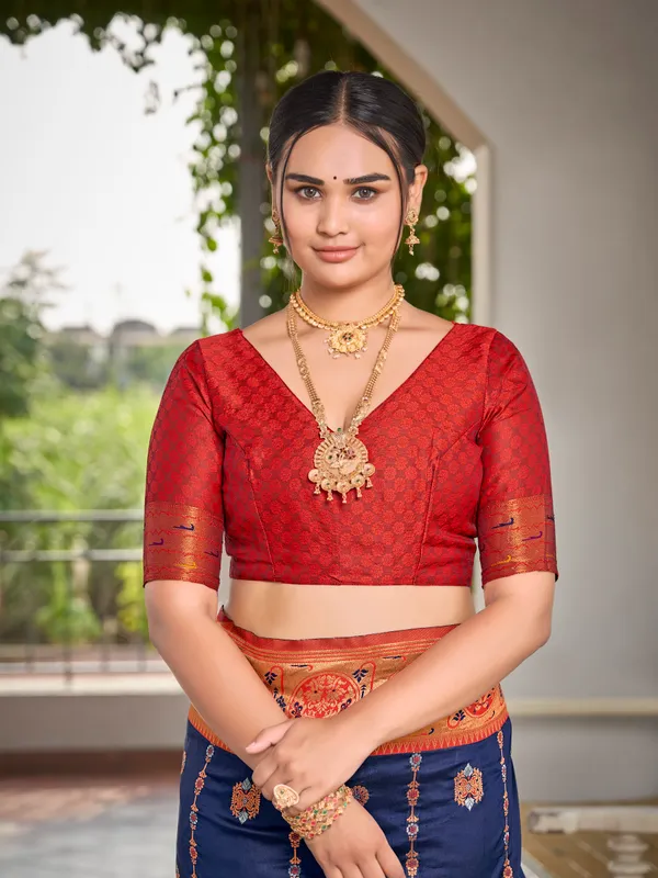 Manohari_Womens_Most_Trendy_Banarasi_Woven_Navy_Blue_With_Red_Saree_With_Heavy_Jacquard_Work_Saree_With_Blouse_Piece