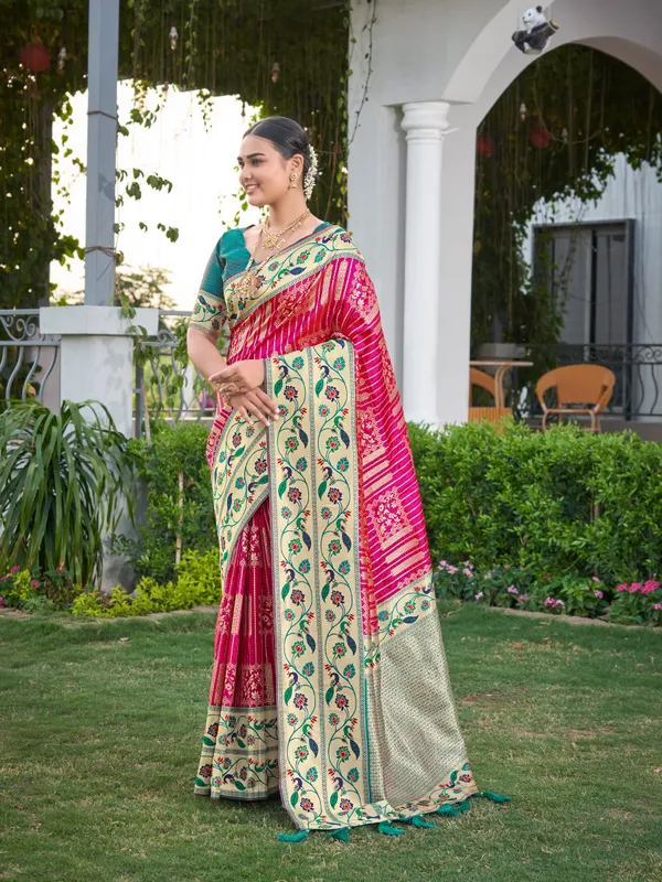 Manohari_Womens_Most_Trendy_Banarasi_Woven_Pink_With_Green_Saree_With_Heavy_Jacquard_Work_Saree_With_Blouse_Piece