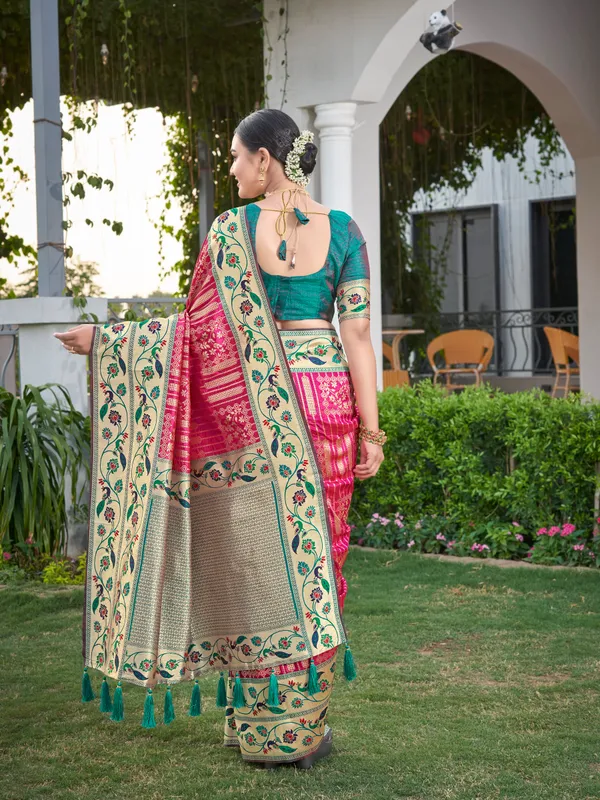 Manohari_Womens_Most_Trendy_Banarasi_Woven_Pink_With_Green_Saree_With_Heavy_Jacquard_Work_Saree_With_Blouse_Piece