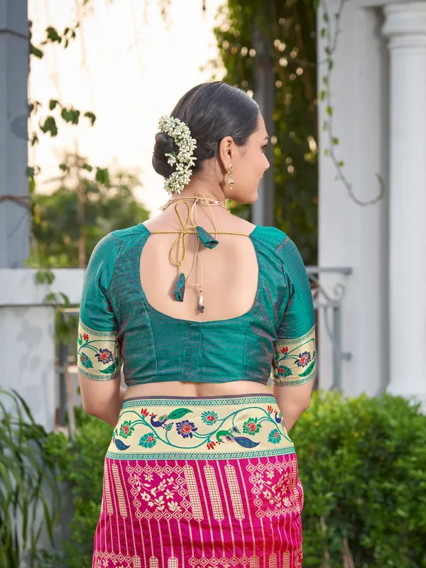 Manohari_Womens_Most_Trendy_Banarasi_Woven_Pink_With_Green_Saree_With_Heavy_Jacquard_Work_Saree_With_Blouse_Piece