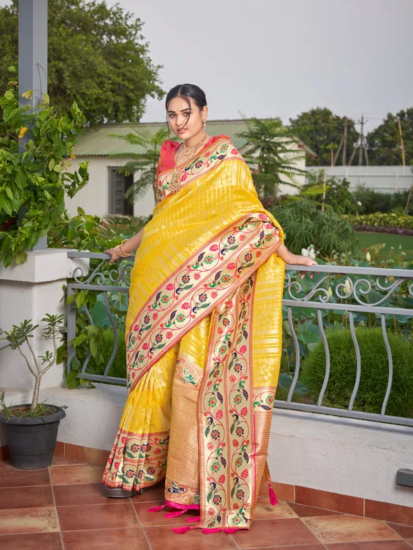 Manohari_Womens_Most_Trendy_Banarasi_Woven_Yellow_With_Pink_Saree_With_Heavy_Jacquard_Work_Saree_With_Blouse_Piece