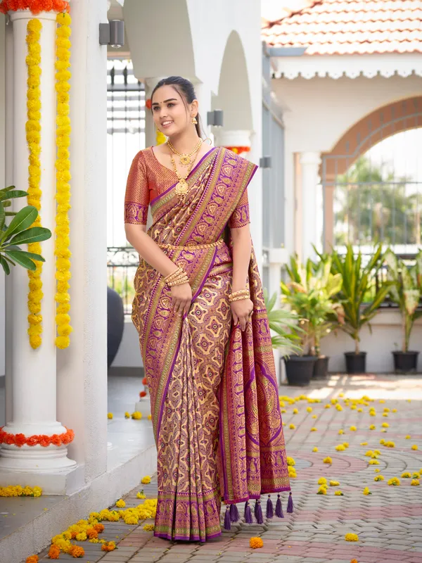 Manohari_Womens_Most_Trendy_Banarasi_Woven_Purple_Saree_With_Heavy_Jacquard_Work_Saree_With_Blouse_Piece
