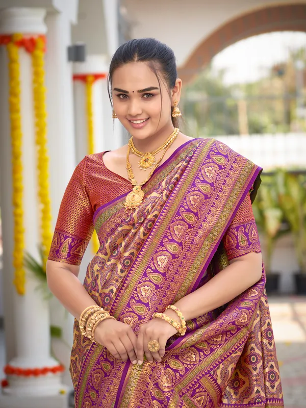 Manohari_Womens_Most_Trendy_Banarasi_Woven_Purple_Saree_With_Heavy_Jacquard_Work_Saree_With_Blouse_Piece
