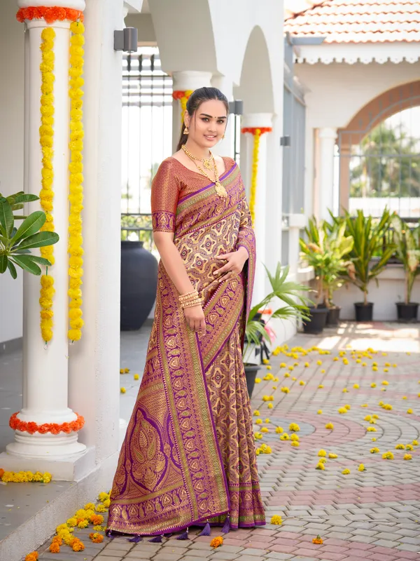 Manohari_Womens_Most_Trendy_Banarasi_Woven_Purple_Saree_With_Heavy_Jacquard_Work_Saree_With_Blouse_Piece
