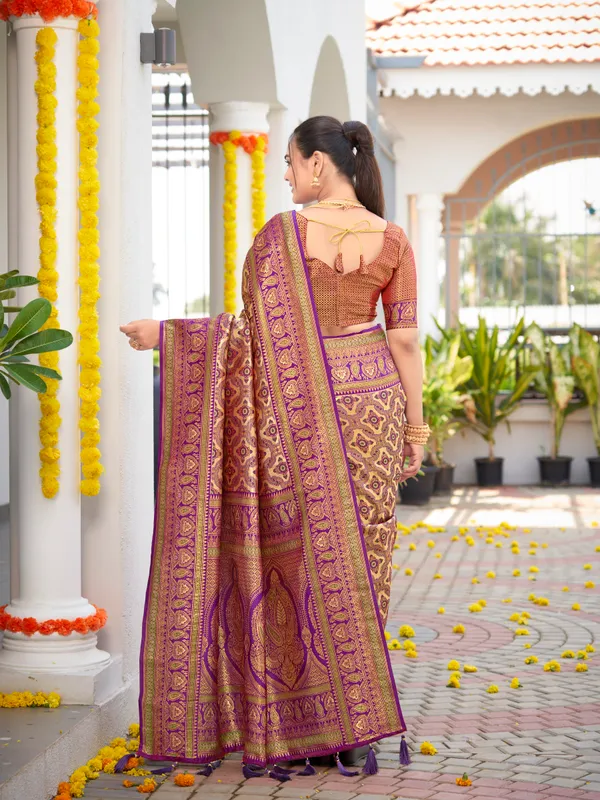 Manohari_Womens_Most_Trendy_Banarasi_Woven_Purple_Saree_With_Heavy_Jacquard_Work_Saree_With_Blouse_Piece